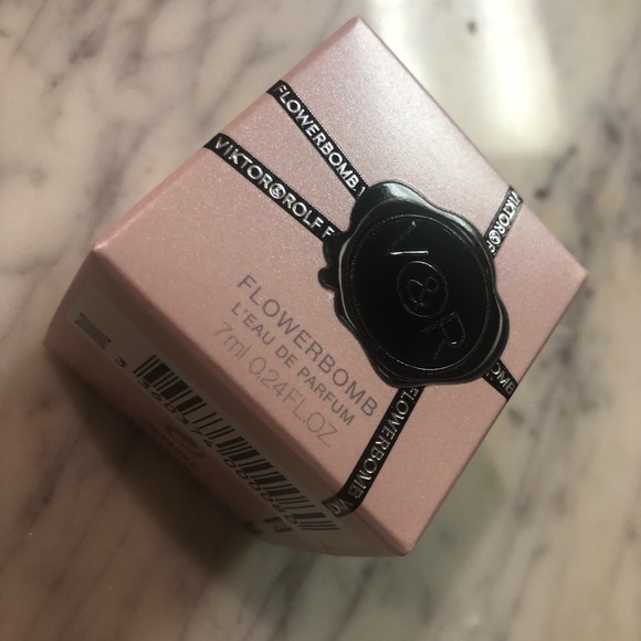 VIKTOR & ROLF Flowerbomb - Picture 2 of 2